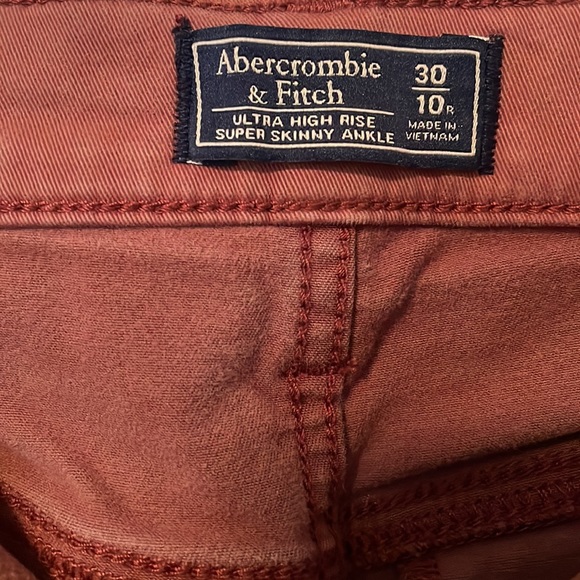 Abercrombie & Fitch rustic red ultra high rise super skinny ankle jeans. 30/10R - Picture 5 of 7